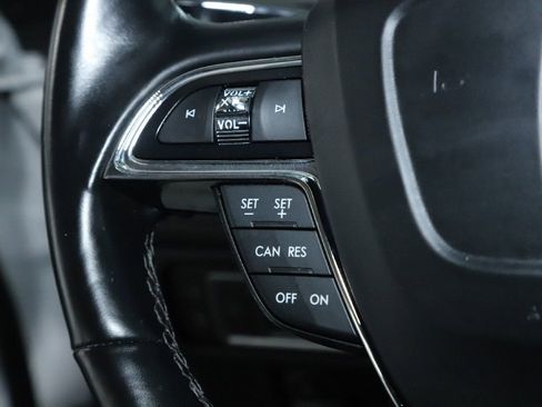 Used 2022 Lincoln Nautilus Reserve image 23