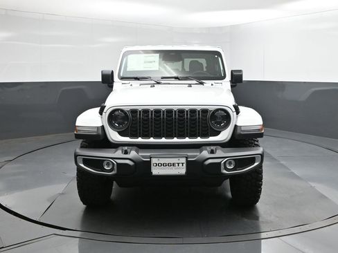 New 2026 Jeep Gladiator Sport AWD/4WD image 17