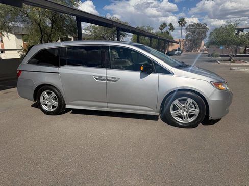 Used 2013 Honda Odyssey Touring image 10