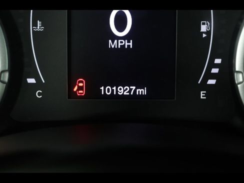 Used 2015 Jeep Renegade Latitude w/ Cold Weather Group FWD image 20