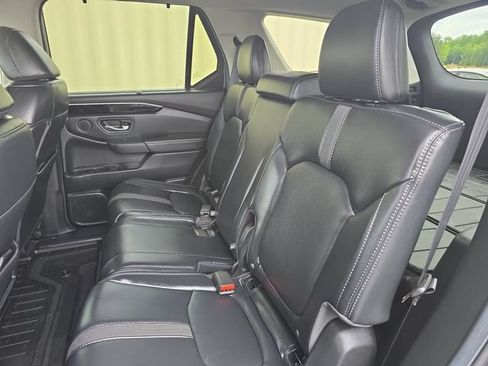 Used 2025 Honda Pilot EX-L image 14