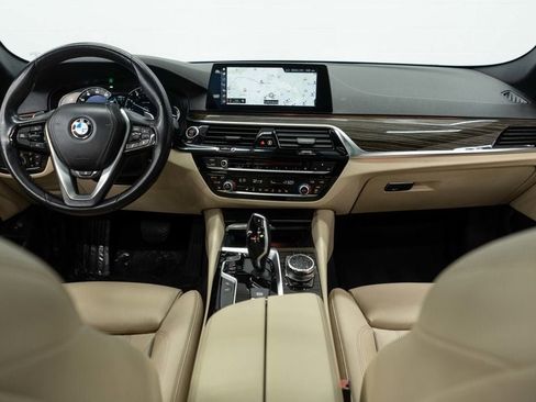 Used 2019 BMW 530i xDrive w/ Premium Package AWD/4WD image 8