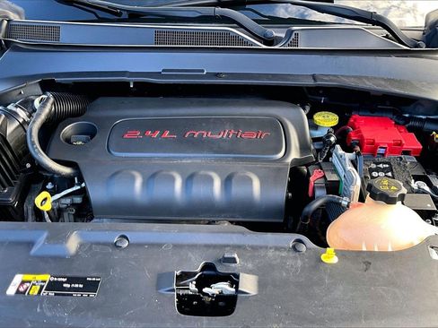 Certified 2019 Jeep Compass Latitude w/ Cold Weather Group image 33