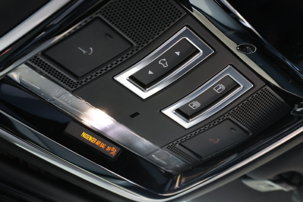 New 2026 Land Rover Range Rover Velar S AWD/4WD image 20