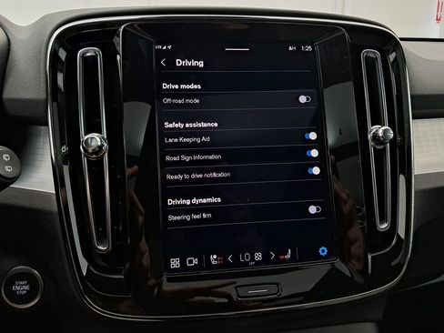 Used 2024 Volvo XC40 B5 Core image 20