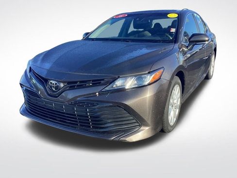 Used 2018 Toyota Camry LE w/ Convenience Package image 5