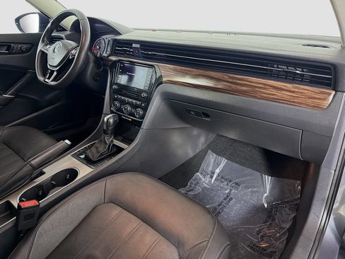 Used 2022 Volkswagen Passat 2.0T image 28