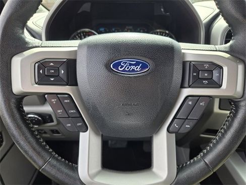 Certified 2019 Ford F150 Lariat image 29