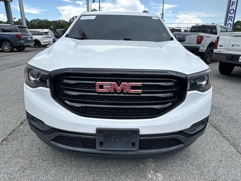 Used 2019 GMC Acadia SLT w/ Black Edition FWD image 2