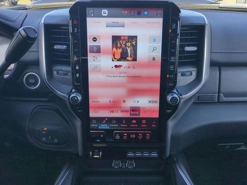 New 2026 RAM 2500 Laramie AWD/4WD image 19