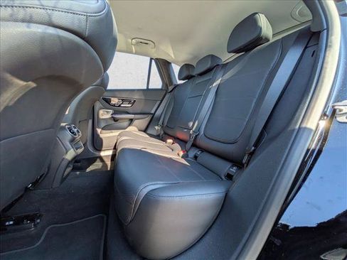Used 2025 Mercedes-Benz GLC 350e 4MATIC image 18