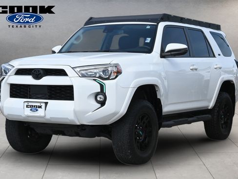 Used 2024 Toyota 4Runner SR5 Premium w/ Moonroof Package AWD/4WD image 1