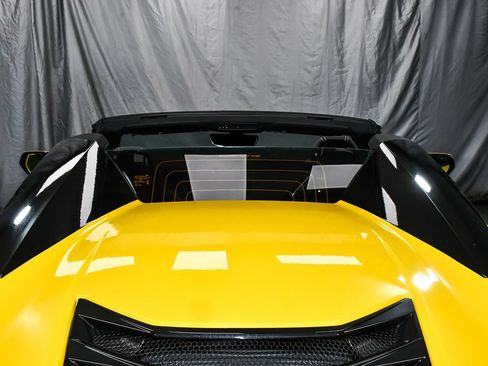 Used 2025 Chevrolet Corvette Stingray Preferred Conv w/ 2LT RWD image 74