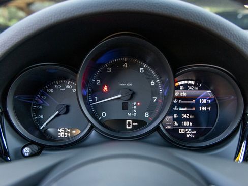 Certified 2025 Porsche Macan image 33