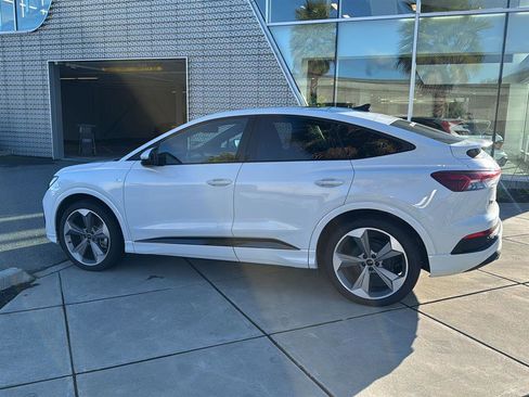 Used 2025 Audi Q4 e-tron Premium Plus w/ Premium Plus image 9