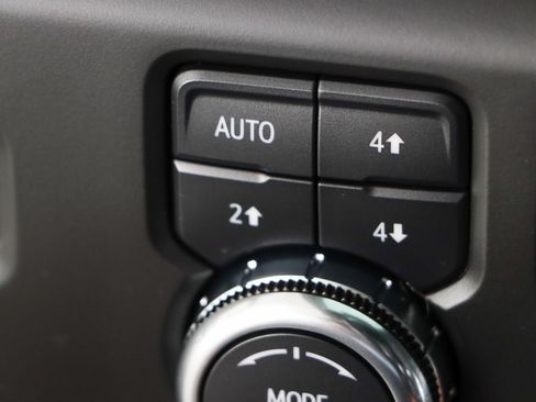 Used 2024 GMC Sierra 1500 AT4 w/ Technology Package AWD/4WD image 25