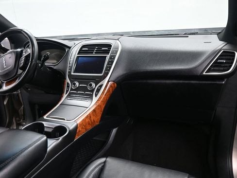 Used 2019 Lincoln Nautilus Reserve image 6