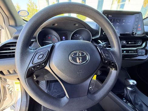 Used 2019 Toyota C-HR LE image 30