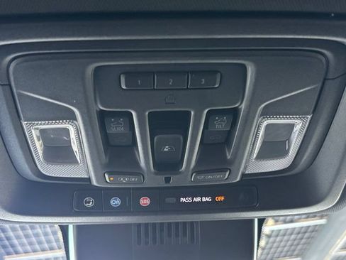 Used 2024 GMC Sierra 1500 AT4 w/ Technology Package AWD/4WD image 32