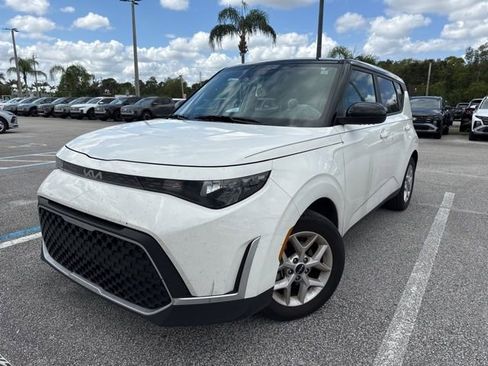 Used 2025 Kia Soul S FWD image 3