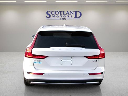 Used 2025 Volvo V60 B5 Cross Country Plus AWD/4WD image 7