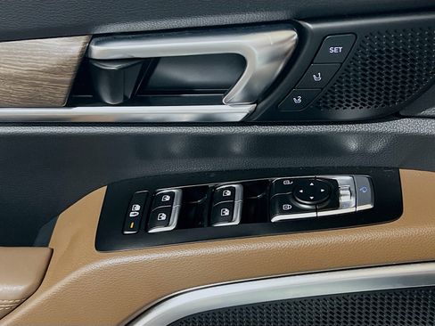 Used 2021 Kia Telluride SX w/ SX Prestige Package image 14