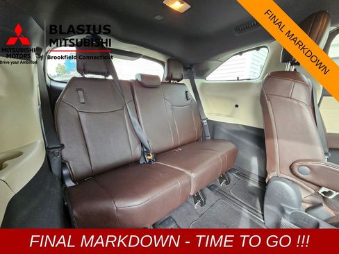 Used 2022 Toyota Sienna Platinum image 26