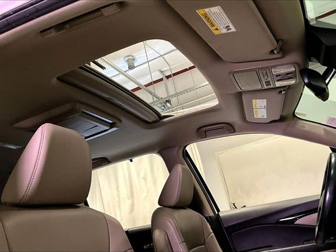 Used 2018 Honda Pilot Touring image 28