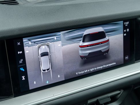 Certified 2024 Porsche Cayenne AWD/4WD image 29