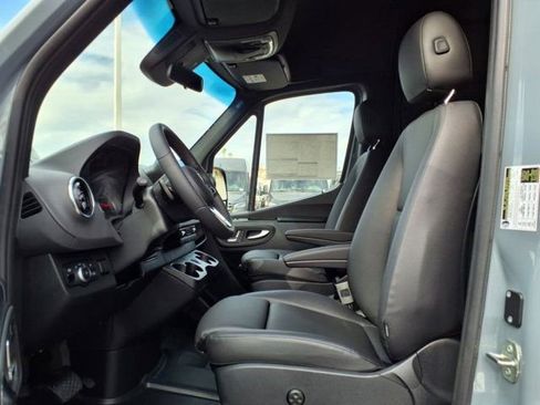 New 2024 Mercedes-Benz Sprinter 144 Cargo image 17
