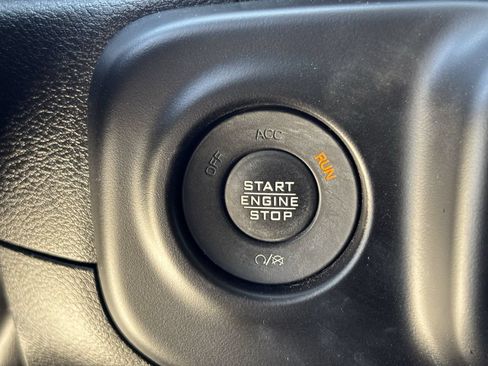 Used 2022 Jeep Gladiator Sport AWD/4WD image 15