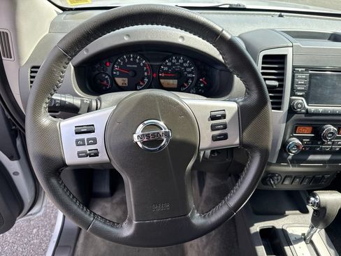 Used 2018 Nissan Frontier SV w/ Value Truck Package AWD/4WD image 14