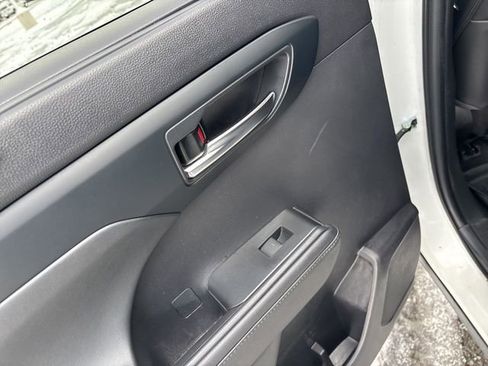 Certified 2023 Toyota Highlander XLE image 22