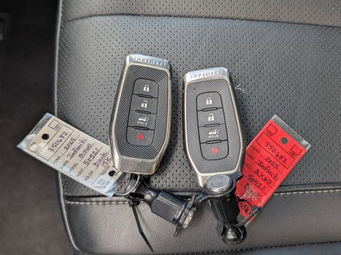 Used 2025 INFINITI QX60 Pure image 39