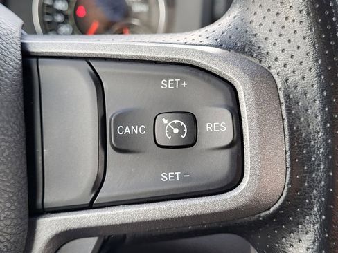 Used 2024 RAM 2500 Tradesman w/ Chrome Appearance Group image 19