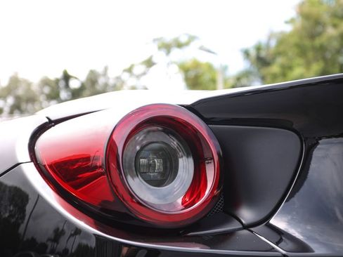 Certified 2019 Ferrari Portofino RWD image 21