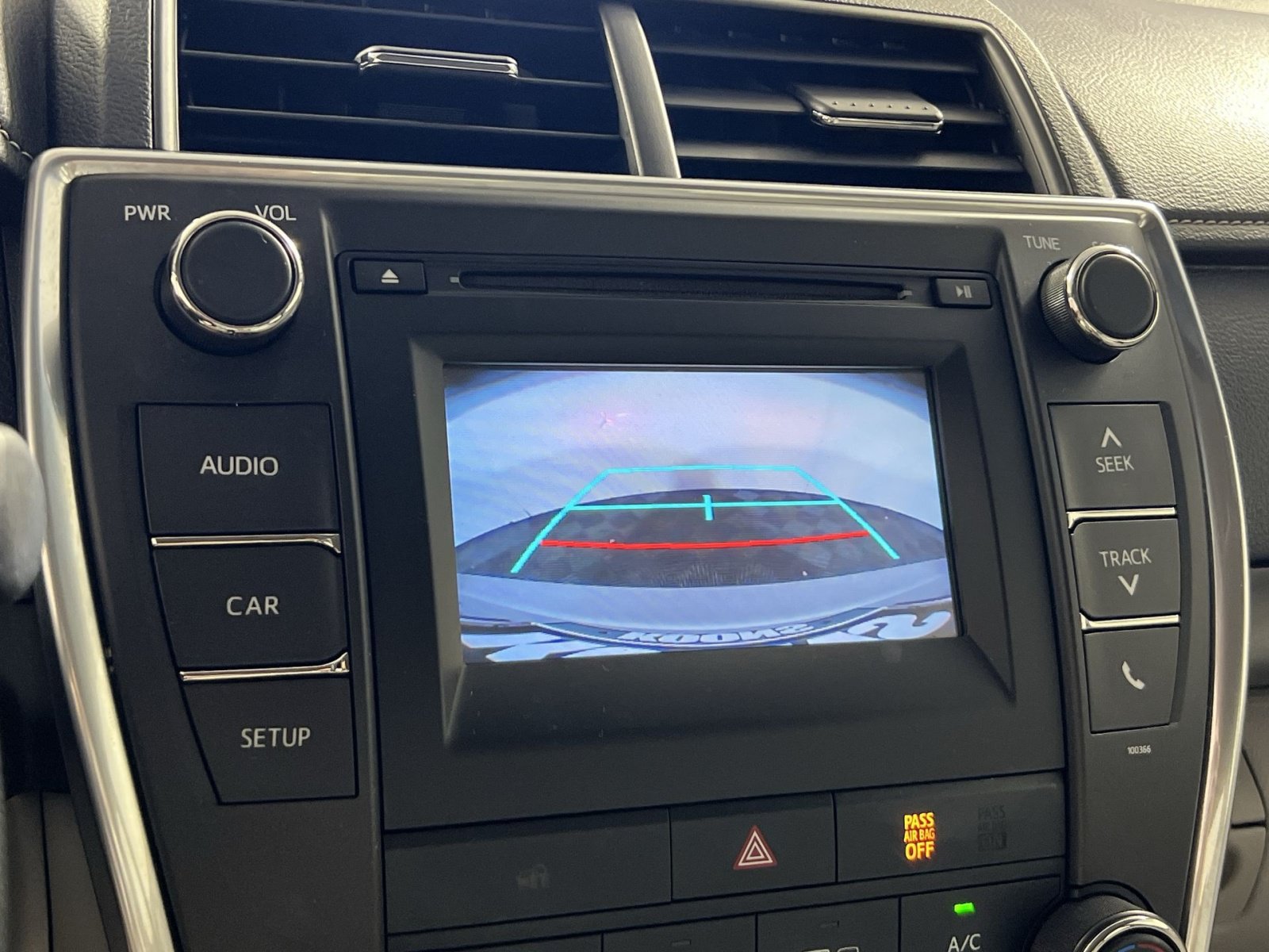 Used 2015 Toyota Camry LE FWD image 19
