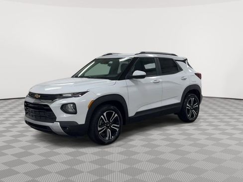 Used 2023 Chevrolet TrailBlazer LT FWD image 4