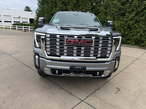 New 2026 GMC Sierra 3500 Denali w/ Denali Reserve Package AWD/4WD image 6