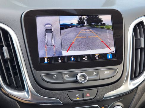 Used 2024 Chevrolet Equinox LT FWD image 7