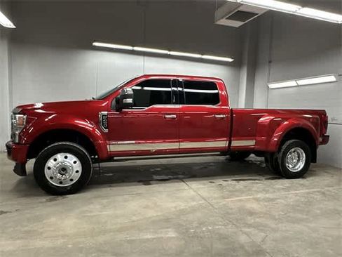 Used 2020 Ford F450 Platinum w/ FX4 Off-Road Package image 2