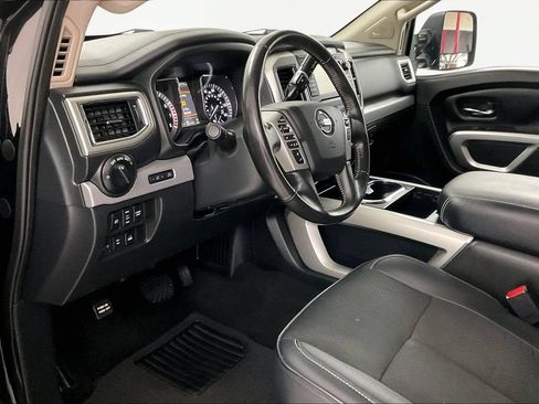 Used 2019 Nissan Titan PRO-4X w/ Pro-4x Utility Package AWD/4WD image 17