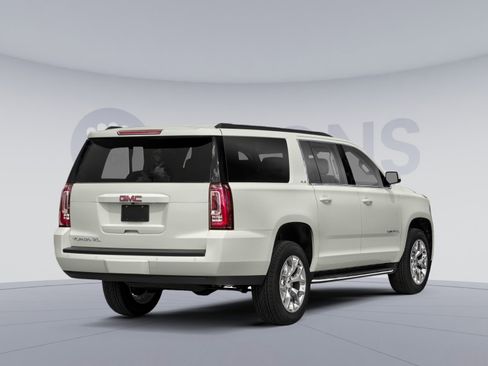 Used 2018 GMC Yukon XL SLT w/ Premium Edition image 2