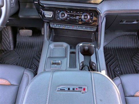 Used 2025 GMC Sierra 2500 AT4 image 19
