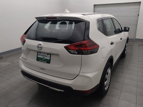 Used 2020 Nissan Rogue S FWD image 7