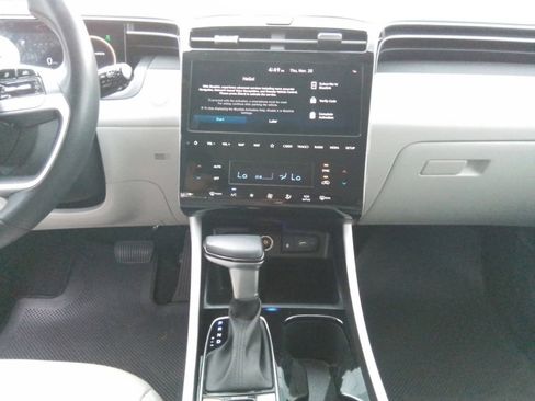 Certified 2024 Hyundai Tucson SEL w/ Convenience Package image 11