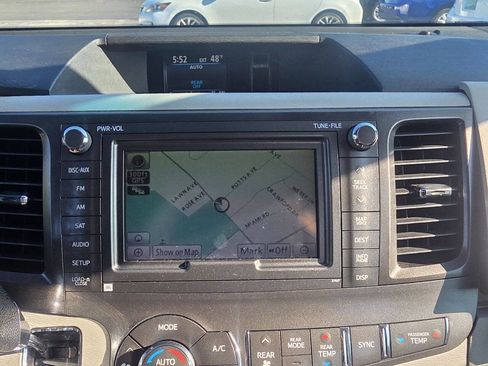 Used 2011 Toyota Sienna Limited w/ Premium Pkg image 22