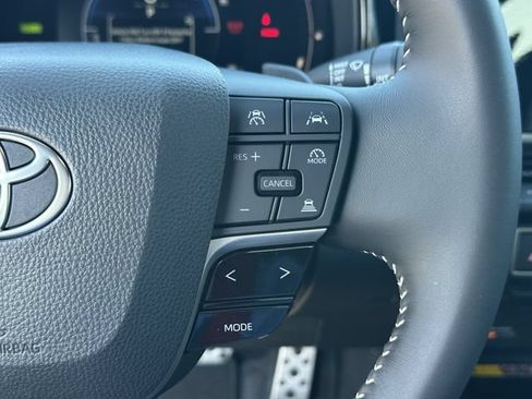 Used 2026 Toyota Camry Hybrid w/ Convenience Package FWD image 14