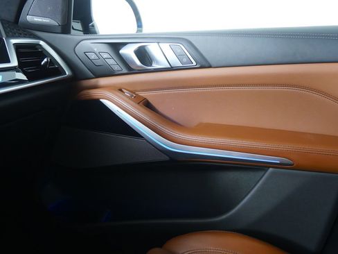 Certified 2024 BMW X7 xDrive40i w/ Executive Package image 29