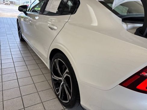 Used 2024 Volvo S60 B5 Core AWD/4WD image 16
